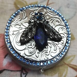 Swarovski Sapphire Blue Faceted Stones Insect Pillcase Pill Case Box Brand New